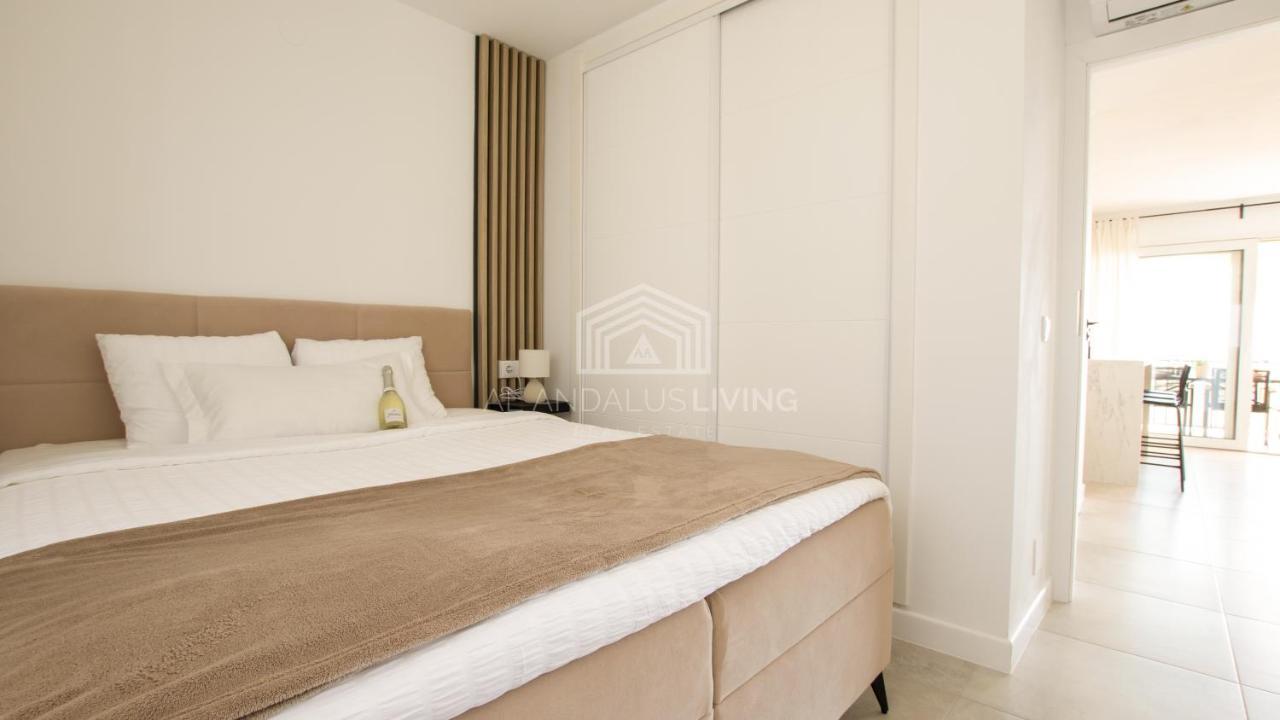 Panoramic Sea Views And Direct Access To The Beach From The Community In Torrenueva Apartment Malaga Luaran gambar