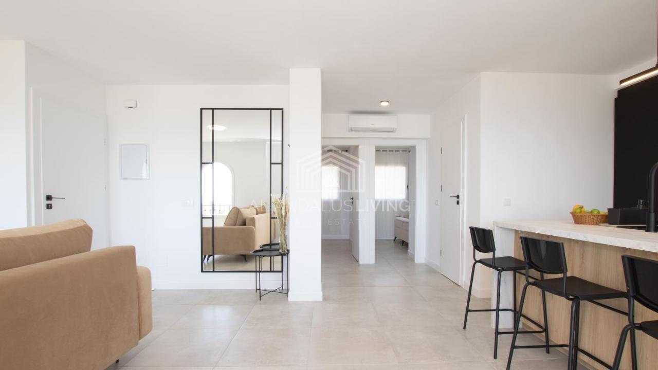 Panoramic Sea Views And Direct Access To The Beach From The Community In Torrenueva Apartment Malaga Luaran gambar